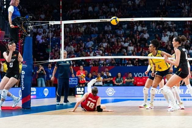 VNL-Week2-KOR-v-CAN Lise Rampelberg 18 of Belgium kicks the ball during 2025 Women s Volleyball Nations match between Belgium and Brazil at Sinan Erdem Dome on June 18, 2025 in Istanbul, Turkiye. Istanbul Istanbul Turkey Copyright: xYagizxGurtugx