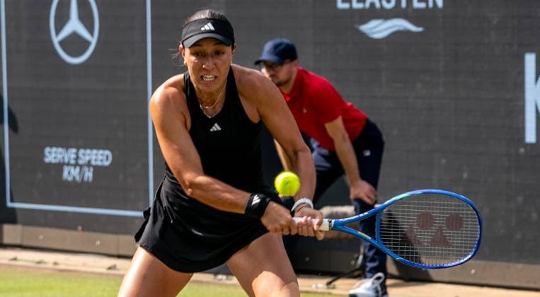 18 06 2025, WTA 500, Tennis, Women, Berlin Tennis Open by Hylo 2025, Berlin, Singles, 2nd round, Liudmila Samsonova Russia Jessica Pegula USA Jessica Pegula USA Berlin Steffi Graf Stadion Berlin Germany
