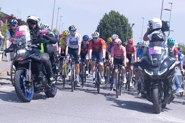 Giro Next Gen 2025 - 4th Stage - Manerbio - Salsomaggiore Terme Jersey holders stand at the start of the 4th Stage of Giro Next Gen 2025 from Manerbio to Salsomaggiore Terme. Salsomaggiore Terme Italy  Copyright: xTommasoxBerardix originalFilename:berardi-gironext250618_npy46.jpg