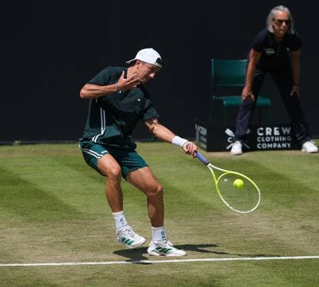 Nottingham Tennis Centre Nottingham, England - Ryan Peniston hits a forehand winner to Emilio Nava during the match in the Lexus Nottingham Tennis Open, day 4, June 18th 2025. (Paul Bonser SPP) Copyright: xPaulxBonser SPPx spp-en-PaBo-Lexus Nottingham Open 3806