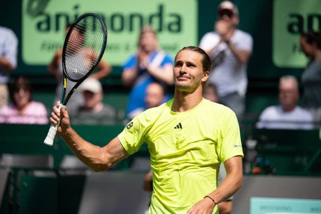 Alexander ZVEREV GER Sieger, winner, Jubel, jubeln, Freude, cheers, Marcos Giron USA vs Alexander Zverev GER Tennis Terra Wortmann Open 2025 on 18 06 2025 at the OWL Arena Halle Westfalen, Germany Â