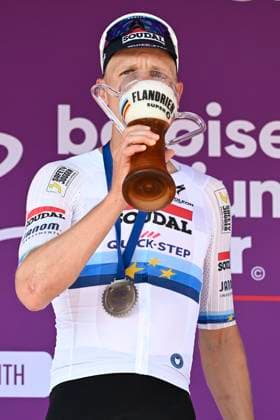 Baloise Belgium Tour 2025 Stage 1 KNOKKE-HEIST, BELGIUM - JUNE 18 : Merlier Tim (BEL) of Soudal - Quick Step during the podium ceremony of the stage 1 of the 94th edition of Baloise Tour of Belgium an UCI ProSeries 2.Pro cycling road race stage for Men Elite of 198 km with start in Merelbeke-Melle and finish in Knokke-Heist on June 18, 2025 in Knokke-Heist, Belgium, 18 06 2025 ( Motordriver Guy De Vuyst - Knokke-Heist Belgium  Copyright: xJanxDexMeuleneirx