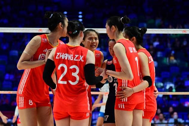 (250618) -- HONG KONG, June 18, 2025 -- Players of China react during the Pool 5 match between China and the Czech Republic at the Women s Volleyball Nations League (VNL) 2025 in Hong Kong, China, June 18, 2025. ) (SP)CHINA-HONG KONG-VOLLEYBALL-NATIONS LEAGUE-WOMEN-CHINA VS THE CZECH REPUBLIC (CN) ZhuxWei 