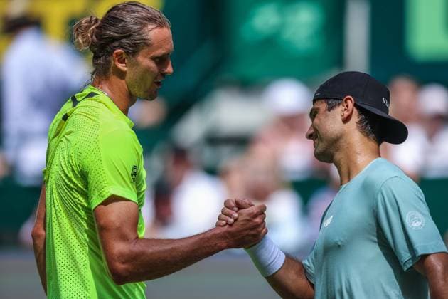 Tennis ATP Tour 500 Terra Wortmann Open 2025 on 18 06 2025 in the OWL ARENA in Halle Westf Alexander Zverev GER , left Marcos Giron USA , right xJRx
