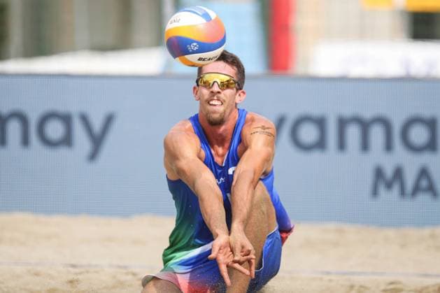 Gianluca Dal Corso in action at CEV Beach Volley Nations Cup 2025 Preliminary Phase in Messina during Beach Nations Cup 2025 - Preliminary Phase, Beach Volley match in Messina, Italy, June 18 2025  Copyright: xMassimilianoxCarnabuci IPAxSportx xipa-agency.netx xx IPA_59212629 IPA_Agency_IPA59212629