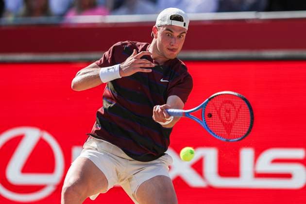 18th June 2025; HSBC Championships, Queens Club, West Kensington, London, England: HSBC Mens Championships Queens Club, Day 3; Jack Draper (GBR) plays a forehand shot against Alexei Popyrin (AUS)  ActionPlus12802297 HenningxVonxJagow