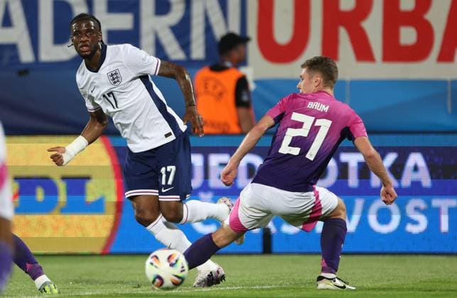 Samuel Iling-Junior of England Under 21 England U21, U 21 v Germany U21, UEFA Under 21 European Championship, EM, Europameisterschaft 2025, Group B, Football, Nitra Stadium, Nitra, Slovakia - 18 Jun 2025 EDITORIAL USE ONLY No use with unauthorised audio, video, data, fixture lists, club league logos or live services. Online in-match use limited to 120 images, no video emulation. No use in betting, games or single club league player publications. Copyright: xNikolaxKrstic Shutterstockx 15363358bn