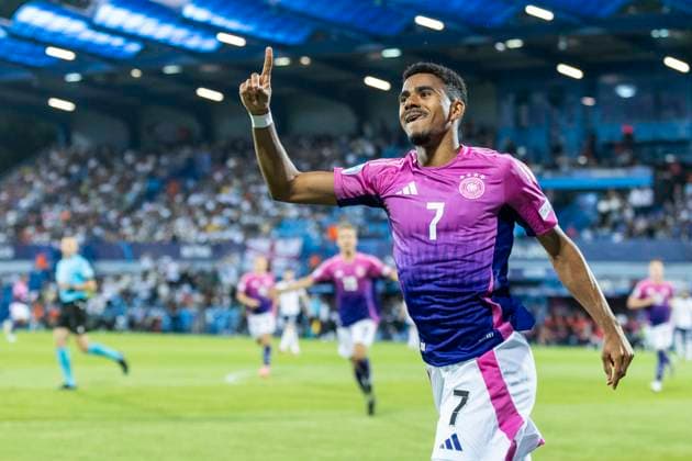 UEFA U21 European Championship Germany England 18 06 2025 Ansgar Knauff Germany, 7 cheers after scoring the 1 0 goal during the UEFA U21 European Championship match Germany England, on 18 06 2025, Stadion pod Zoborom, Nitra, Slovakia Copyright: xBEAUTIFULxSPORTS Meuselx