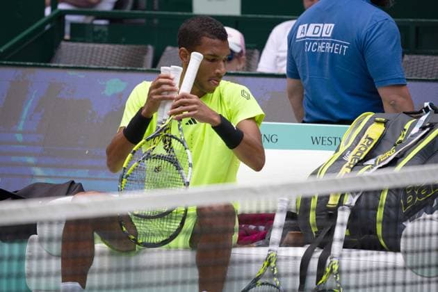 Felix AUGER ALIASSIKME CAN unhappy with his opponents, Felix Auger Aliassime CAN vs Karen Khachanov Tennis Terra Wortmann Open 2025 on 18 06 2025 at the OWL Arena Halle Westfalen, Germany Â