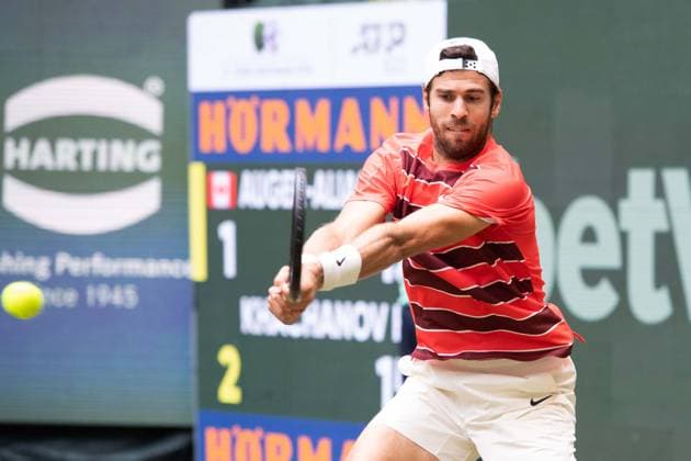 Karen KACHANOV RUS Action, Felix Auger Aliassime CAN vs Karen Khachanov Tennis Terra Wortmann Open 2025 on 18 06 2025 at the OWL Arena Halle Westfalen, Germany Â