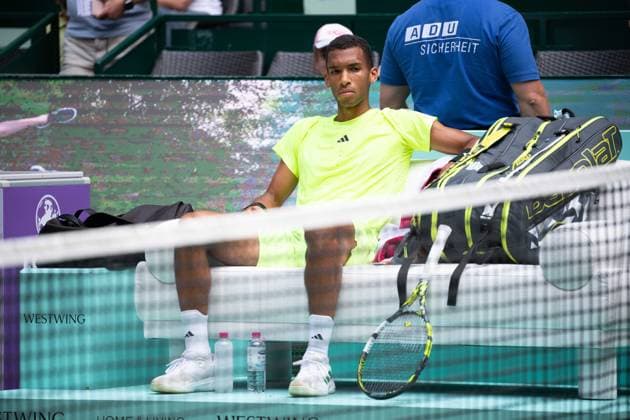 Felix AUGER ALIASSIKME CAN disappointed, disappointed, disappointment, disappointment Felix Auger Aliassime CAN vs Karen Khachanov Tennis Terra Wortmann Open 2025 on 18 06 2025 at the OWL Arena Halle Westfalen, Germany Â