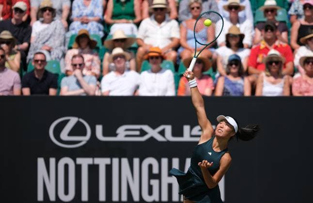 Nottingham Tennis Centre Nottingham, England - Mingge Xu serves to Magda Linette during the match at the Lexus Nottingham Tennis Open, day 5, June 19th 2025. (Paul Bonser SPP) Copyright: xPaulxBonser SPPx spp-en-PaBo-Lexus Nottingham Open 2182