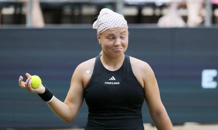 Diana Shnaider RUS disappoints at Steffi Graf Stadium Sport HYLO Berlin Tennis Open Women on grass 19 06 2025