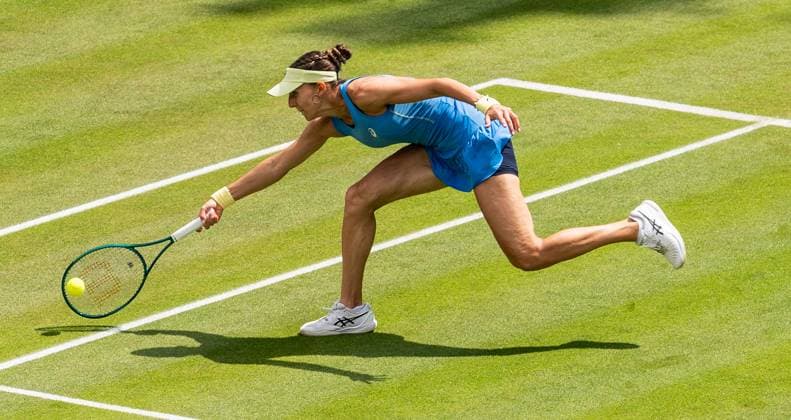 19 06 2025, WTA 500, Tennis, Women, Berlin Tennis Open by Hylo 2025, Berlin, Singles, 2nd round, Aryna Sabalenka Russia Rebeka Masarova Switzerland Rebeka Masarova Switzerland Berlin Steffi Graf Stadion Berlin Germany