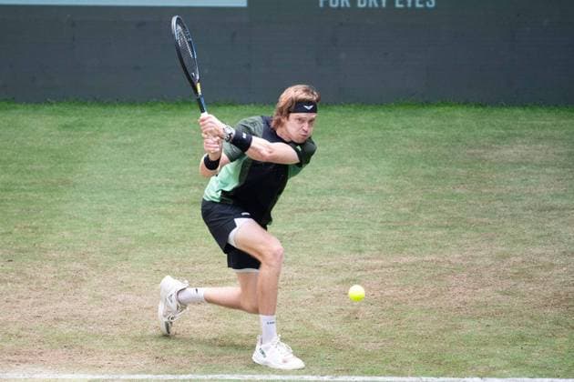Andrey RUBLEV RUS Action Andrey Rublev RUS vs Tomas Martin Etcheverry ARG Tennis Terra Wortmann Open 2025 on 18 06 2025 at the OWL Arena Halle Westfalen, Germany Â