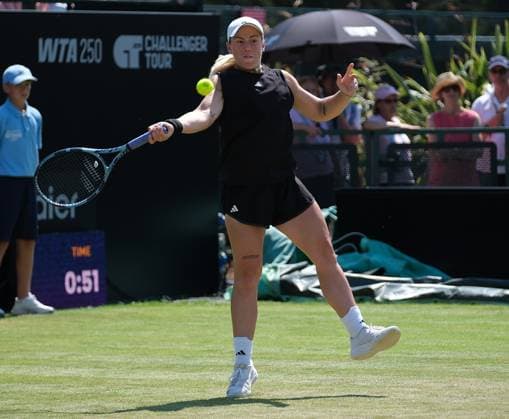 Nottingham Tennis Centre Nottingham, England - Sonay Kartal hits a forehand winner to Katie Boulter during the match at the Lexus Nottingham Tennis Open, day 5, June 19th 2025. (Paul Bonser SPP) Copyright: xPaulxBonser SPPx spp-en-PaBo-Lexus Nottingham Open 3739