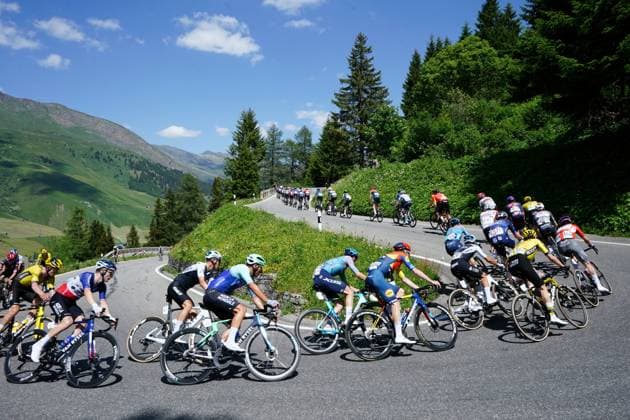 19 06 2025 Switzerland Tour de Suisse Men 2025 5 Stage La Punt Santa Maria Picture The riders on the climb after the San Bernardino Pass