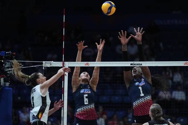 Belgium v Dominican Republic - FIVB Volleyball Women s Nations League ISTANBUL, TURKIYE - JUNE 19: Belgium’s Britt Herbots (3) and Dominican Republic’s Candida Estefany Arias Perez (1) compete during a Women’s Volleyball Nations League 2025 Week 2 match at Sinan Erdem Dome in Istanbul, Turkiye on June 19, 2025. Hakan Akgun Anadolu Istanbul Turkey. Editorial use only. Please get in touch for any other usage.  Copyright: x2025xAnadoluxHakanxAkgunx