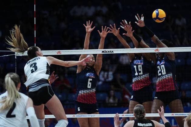Belgium v Dominican Republic - FIVB Volleyball Women s Nations League ISTANBUL, TURKIYE - JUNE 19: Belgium’s Britt Herbots (3) and Dominican Republic’s Ariana Rodriguez Fung (6) compete during a Women’s Volleyball Nations League 2025 Week 2 match at Sinan Erdem Dome in Istanbul, Turkiye on June 19, 2025. Hakan Akgun Anadolu Istanbul Turkey. Editorial use only. Please get in touch for any other usage.  Copyright: x2025xAnadoluxHakanxAkgunx