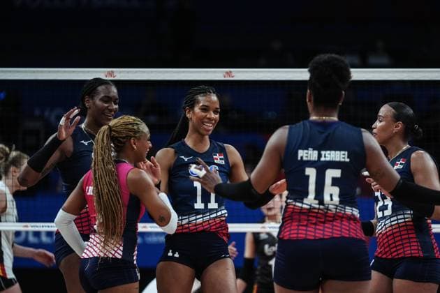 Belgium v Dominican Republic - FIVB Volleyball Women s Nations League ISTANBUL, TURKIYE - JUNE 19: Dominican Republic players celebrate after scoring a point during a Women’s Volleyball Nations League 2025 Week 2 match against Belgium at Sinan Erdem Dome in Istanbul, Turkiye on June 19, 2025. Hakan Akgun Anadolu Istanbul Turkey. Editorial use only. Please get in touch for any other usage.  Copyright: x2025xAnadoluxHakanxAkgunx