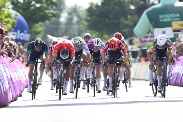 Baloise Belgium Tour 2025 Stage 2 PUTTE, BELGIUM - JUNE 19 : during stage 2 of the 94th edition of Baloise Tour of Belgium an UCI ProSeries 2.Pro cycling road race stage for Men Elite of 194.6 km with start in Beringen and finish in Putte on June 19, 2025 in Putte, Belgium, 19 06 2025 ( Motordriver Guy De Vuyst - Putte Belgium  Copyright: xNicoxVereeckenx