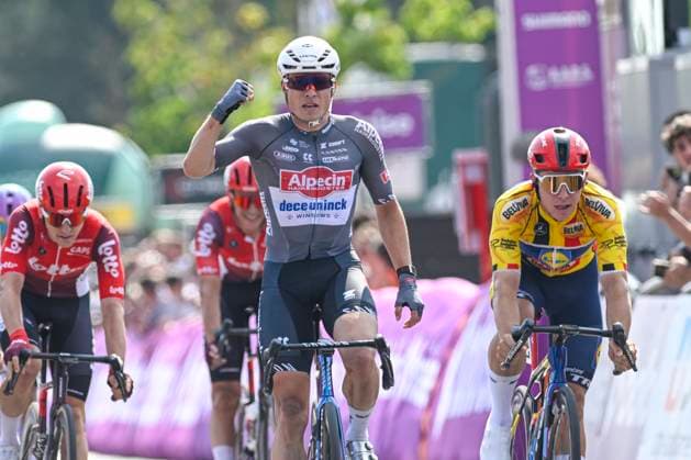 Baloise Belgium Tour 2025 Stage 2 PUTTE, BELGIUM - JUNE 19 : Philipsen Jasper (BEL) of Alpecin-Deceuninck celebrating his victory during stage 2 of the 94th edition of Baloise Tour of Belgium an UCI ProSeries 2.Pro cycling road race stage for Men Elite of 194.6 km with start in Beringen and finish in Putte on June 19, 2025 in Putte, Belgium, 19 06 2025 ( Motordriver Guy De Vuyst - Putte Belgium  Copyright: xNicoxVereeckenx