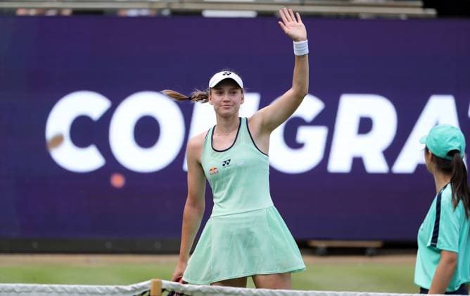 Elena Rybakina KAZ cheers at the Steffi Graf Stadium Sport HYLO Berlin Tennis Open Women on grass 19 06 2025