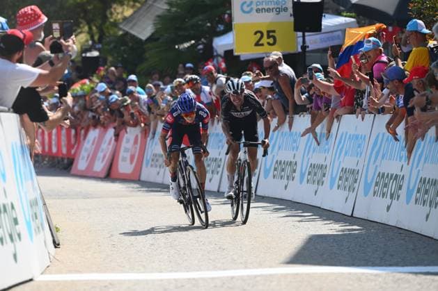 Tour de Suisse 2025 Stage 5 SANTA MARIA IN CALANCA, SWITZERLAND - JUNE 19 : Almeida Joao (POR) of UAE Team Emirates - XRG, Onley Oscar (GBR) of Team Picnic PostNL during stage 5 of the 88th edition of Tour de Suisse an UCI World Tour 2.UWT cycling road race stage for Men Elite of 183.6 km with start in La Punt and finish in Santa Maria in Calanca on June 19, 2025 in Santa Maria in Calanca, Switzerland, 19 06 2025 ( Motordriver Kenny Verfaillie - Santa Maria in Calanca Switzerland  Copyright: xVincentxKalutx