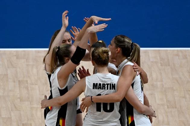 Belgium v Dominican Republic - FIVB Volleyball Nations League ISTANBUL, TURKIYE - JUNE 19: Players of Belgium celebrate after a score during FIVB Women s Nations League (VNL) 2nd week volleyball match between Belgium and Dominican Republic at Sinan Erdem Dome in Istanbul, Turkiye on June 19, 2025. Ahmet Okatali Anadolu Istanbul Turkey. Editorial use only. Please get in touch for any other usage.  Copyright: x2025xAnadoluxAhmetxOkatalix