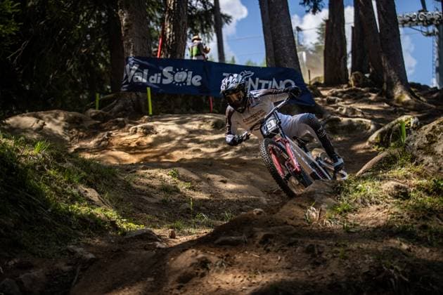 Whoop Mountainbike Downhill Worldcup Val di Sole PIERCY Jack COMMENCAL SCHWALBE BY LES ORRESat Whoop Mountainbike Downhill Worldcup Val di Sole, 19 06 2025,in , photo Sebastian Sternemann