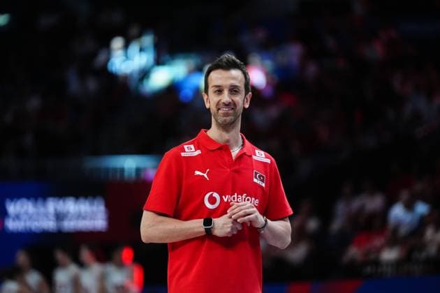 Turkiye v Canada - FIVB Volleyball Nations League ISTANBUL, TURKIYE - JUNE 19: Head coach of Turkiye Daniele Santarelli during the FIVB Women s Nations League (VNL) 2nd week volleyball match between Turkiye and Canada at Sinan Erdem Dome in Istanbul, Turkiye on June 19, 2025. Hakan Akgun Anadolu Istanbul Turkey. Editorial use only. Please get in touch for any other usage.  Copyright: x2025xAnadoluxHakanxAkgunx