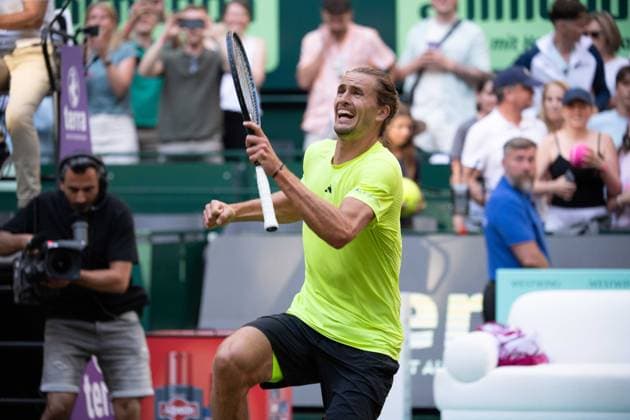 Alexander ZVEREV GER Cheers, cheers, cheers, cheers, cheers, Tennis Terra Wortmann Open 2025 on 18 06 2025 in the OWL Arena Halle Westfalen, Germany Â