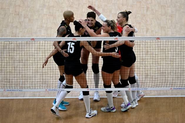 Turkiye v Canada - FIVB Volleyball Nations League ISTANBUL, TURKIYE - JUNE 19: Players of Turkiye celebrate during the FIVB Women s Nations League (VNL) 2nd week volleyball match between Turkiye and Canada at Sinan Erdem Dome in Istanbul, Turkiye on June 19, 2025. Ahmet Okatali Anadolu Istanbul Turkey. Editorial use only. Please get in touch for any other usage.  Copyright: x2025xAnadoluxAhmetxOkatalix