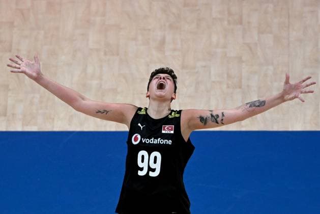 Turkiye v Canada - FIVB Volleyball Nations League ISTANBUL, TURKIYE - JUNE 19: Ebrar Karakurt of Turkiye celebrates during the FIVB Women s Nations League (VNL) 2nd week volleyball match between Turkiye and Canada at Sinan Erdem Dome in Istanbul, Turkiye on June 19, 2025. Ahmet Okatali Anadolu Istanbul Turkey. Editorial use only. Please get in touch for any other usage.  Copyright: x2025xAnadoluxAhmetxOkatalix