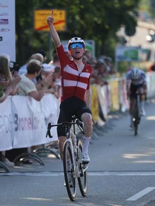 19 06 2025, Cycling, International Junior Cycling Race 37 LVM Saarland Trofeo, 1 stage, The winner Noah Lindholm Miller Andersen Denmark Elversberg Ursapharm Arena an der Kaiserlinde Saarland Germany DEU Copyright: xSebastianxBachx