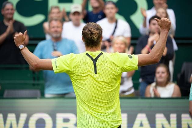 Alexander ZVEREV GER Cheers, cheers, cheers, cheers, cheers, Tennis Terra Wortmann Open 2025 on 18 06 2025 in the OWL Arena Halle Westfalen, Germany Â
