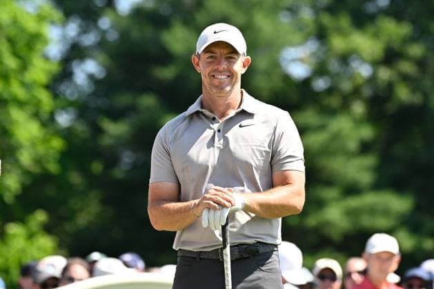 June 19, 2025: Rory McIlroy of Holywood, Northern Ireland, waits to play his shot from the first tee during the first round of the PGA, Golf Herren Travelers Championship golf tournament held at TPC River Highlands in Cromwell CT. Cal Media Cromwell USA - ZUMAc04_ 20250619_zma_c04_126 Copyright: xEricxCanhax