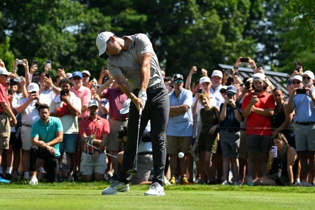 June 19, 2025: Rory McIlroy of Holywood, Northern Ireland, drives his ball from the first tee during the first round of the PGA, Golf Herren Travelers Championship golf tournament held at TPC River Highlands in Cromwell CT. Cal Media Cromwell USA - ZUMAc04_ 20250619_zma_c04_129 Copyright: xEricxCanhax