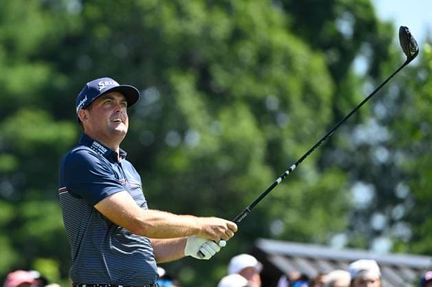 June 19, 2025: Keegan Bradley of Woodstock, VT, watches the flight of his ball from the first tee during the first round of the PGA, Golf Herren Travelers Championship golf tournament held at TPC River Highlands in Cromwell CT. Cal Media Cromwell USA - ZUMAc04_ 20250619_zma_c04_139 Copyright: xEricxCanhax