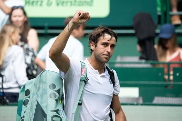 Tomas Martin ETCHEVERRY ARG winner, winner, cheers, cheer, joy, cheers, Tennis Terra Wortmann Open 2025 on 18 06 2025 in the OWL Arena Halle Westfalen, Germany Â