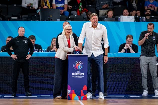 Basketball Hamburg 19 06 2025 FIBA Women™s Eurobasket 2025 Preliminary Round Group D Germany GER Sweden SWE Basketball Hamburg 19 06 2025 FIBA Women™s Eurobasket 2025 Preliminary Round Group D Germany GER Sweden SWE Dr Christiane Schenderlein Minister of State for Sport Dirk Nowitzki Opening the second match of the day