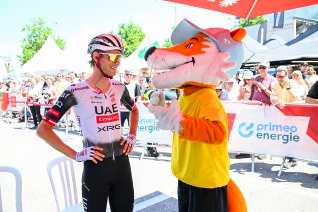 Tour de Suisse 2025 Stage 6 NEUHAUSEN AM RHEINFALL, SWITZERLAND - JUNE 20 : Grossschartner Felix (AUT) of UAE Team Emirates before the start of the race during stage 6 of the 88th edition of Tour de Suisse an UCI World Tour 2.UWT cycling road race stage for Men Elite of 186.7 km with start in Chur and finish in Neuhausen am Rheinfall on June 20, 2025 in Neuhausen am Rheinfall, Switzerland, 20 06 2025 ( Motordriver Kenny Verfaillie - Neuhausen am Rheinfall Switzerland  Copyright: xVincentxKalutx