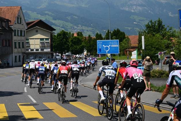 Tour de Suisse 2025 Stage 6 NEUHAUSEN AM RHEINFALL, SWITZERLAND - JUNE 20 : Illustration picture during stage 6 of the 88th edition of Tour de Suisse an UCI World Tour 2.UWT cycling road race stage for Men Elite of 186.7 km with start in Chur and finish in Neuhausen am Rheinfall on June 20, 2025 in Neuhausen am Rheinfall, Switzerland, 20 06 2025 ( Motordriver Kenny Verfaillie - Neuhausen am Rheinfall Switzerland  Copyright: xVincentxKalutx
