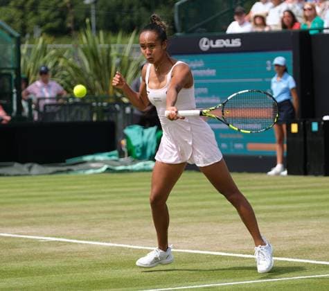 Nottingham Tennis Centre Nottingham, England - Leylah Fernandez hits a forehand winner to Dayana Yastremska during the match at the Lexus Nottingham Tennis Open, Quarterfinals, June 20th 2025. (Paul Bonser SPP) Copyright: xPaulxBonser SPPx spp-en-PaBo-Lexus Nottingham Open 1057