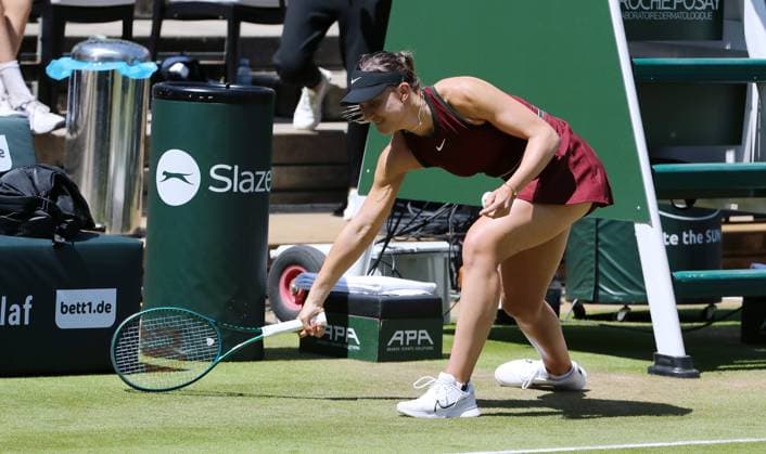 Paula Badosa ESP angry, disappointed, has to retire due to injury against Xinyu Wang CHN Steffi Graf Stadium Sport HYLO Berlin Tennis Open Women on grass 20 06 2025