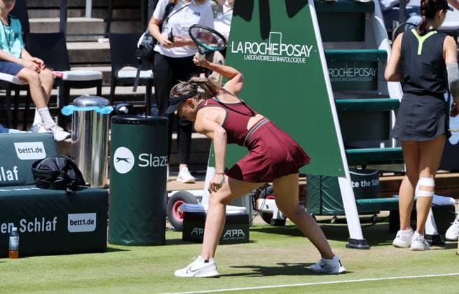 Paula Badosa ESP angry, disappointed, has to retire due to injury against Xinyu Wang CHN Steffi Graf Stadium Sport HYLO Berlin Tennis Open Women on grass 20 06 2025