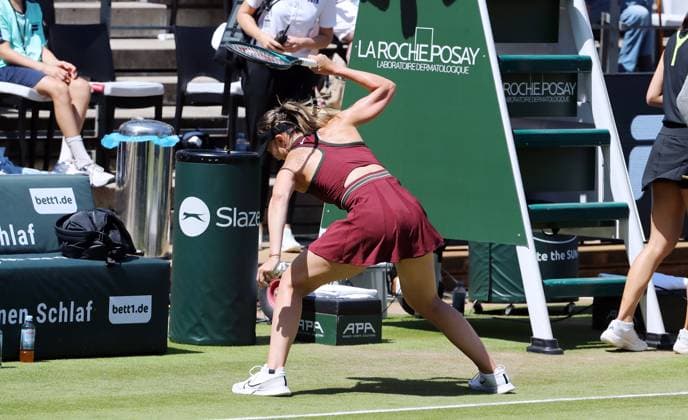 Paula Badosa ESP angry, disappointed, has to retire due to injury against Xinyu Wang CHN Steffi Graf Stadium Sport HYLO Berlin Tennis Open Women on grass 20 06 2025