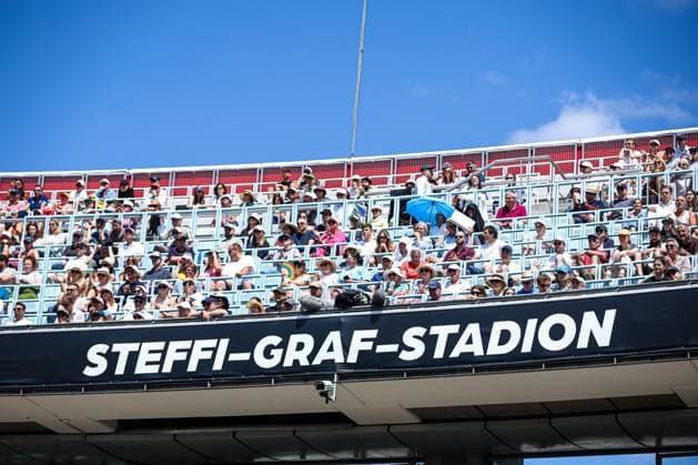 Spectators in the stands with Steffi Graf Stadium, Berlin Tennis Open by HYLO 2025, Berlin, LTTC Rot Weiß , 20 06 2025, Copyright: xClaudioxGärtnerx