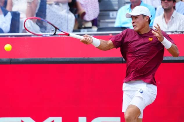 Brandon Nakashima in quarter final action Queen s Club Championships, Day 12, Queen s Club, West Kensington, London, UK - 20 Jun 2025  Copyright: xJavierxGarcia Shutterstockx 15366229t