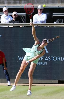 Elena Rybakina KAZ serving in the Steffi Graf Stadium Sport HYLO Berlin Tennis Open Women on grass 20 06 2025